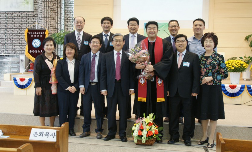 교역자단체사진.jpg