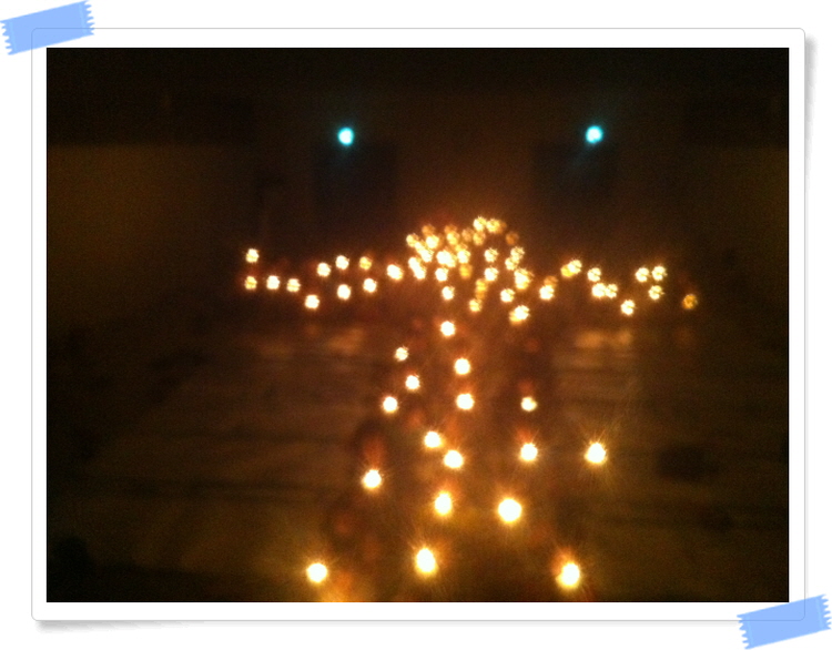 26. 캠프파이어 촛불로 십자가 만들기♥.JPG