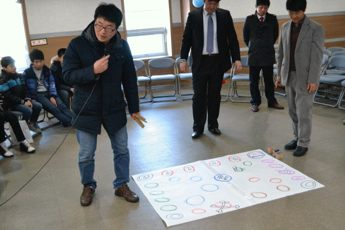 일단 설명부터 듣고.gif